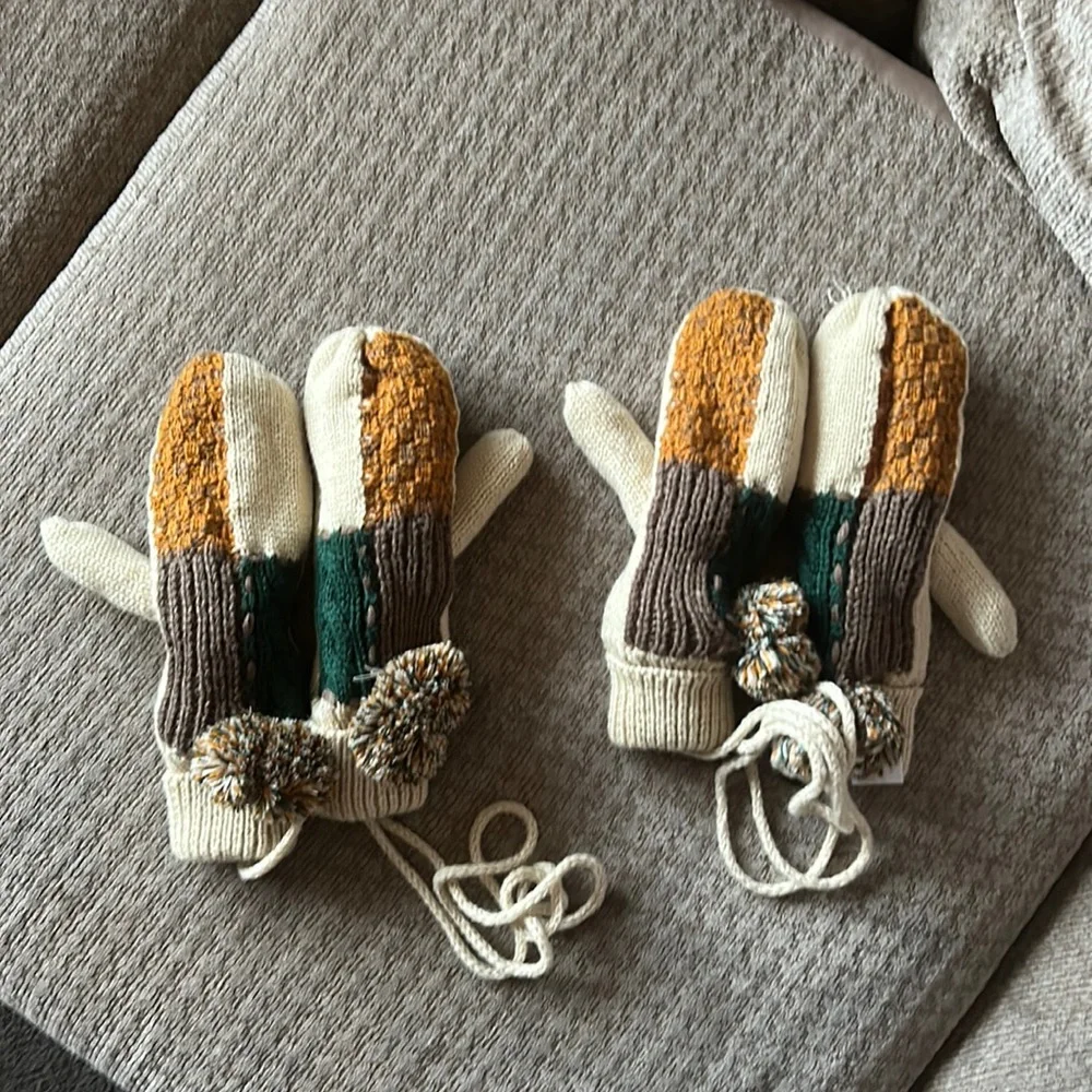 BP Women's Brown and Green Gloves Bundle of 2